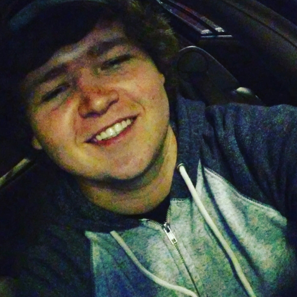 Meet your Posher, Travis - Picture 1 of 1